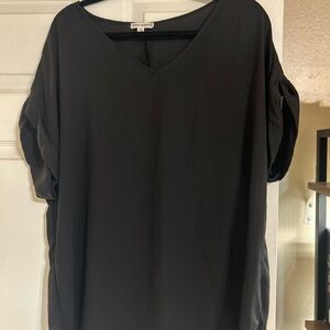 Zenana Outfitters Black V-Neck Blouse